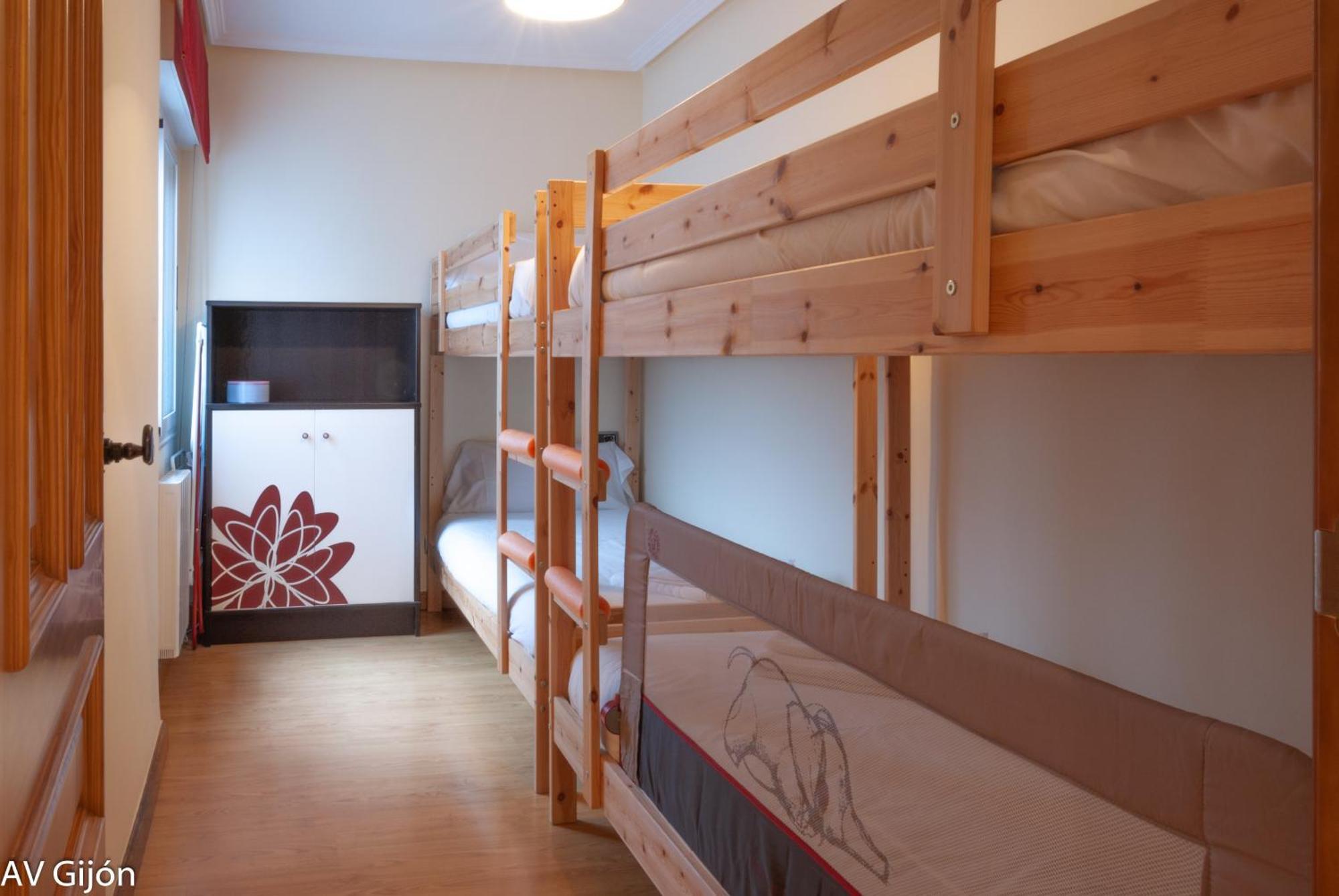 Av Premio Real 16 Apartment Gijon Bagian luar foto