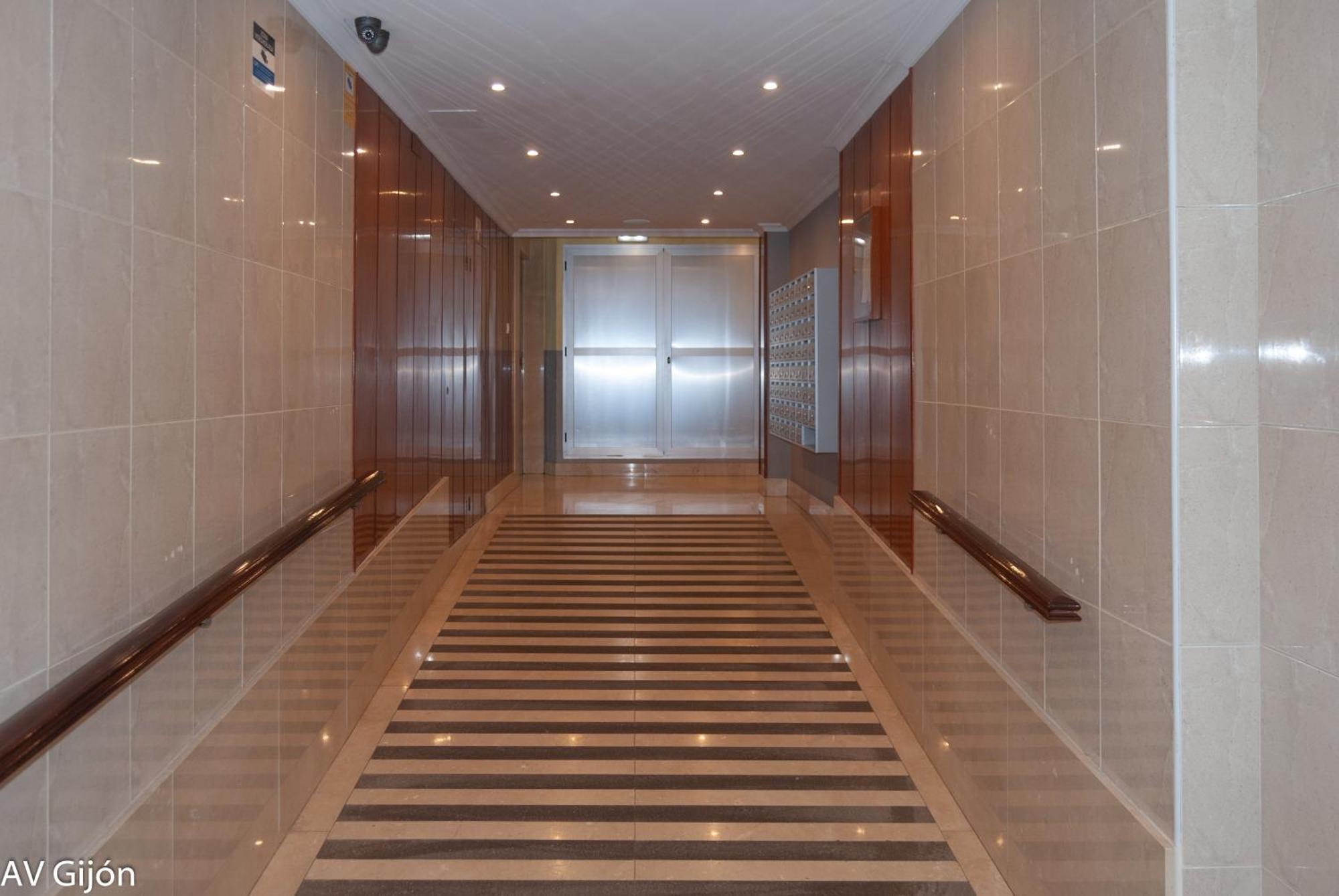 Av Premio Real 16 Apartment Gijon Bagian luar foto