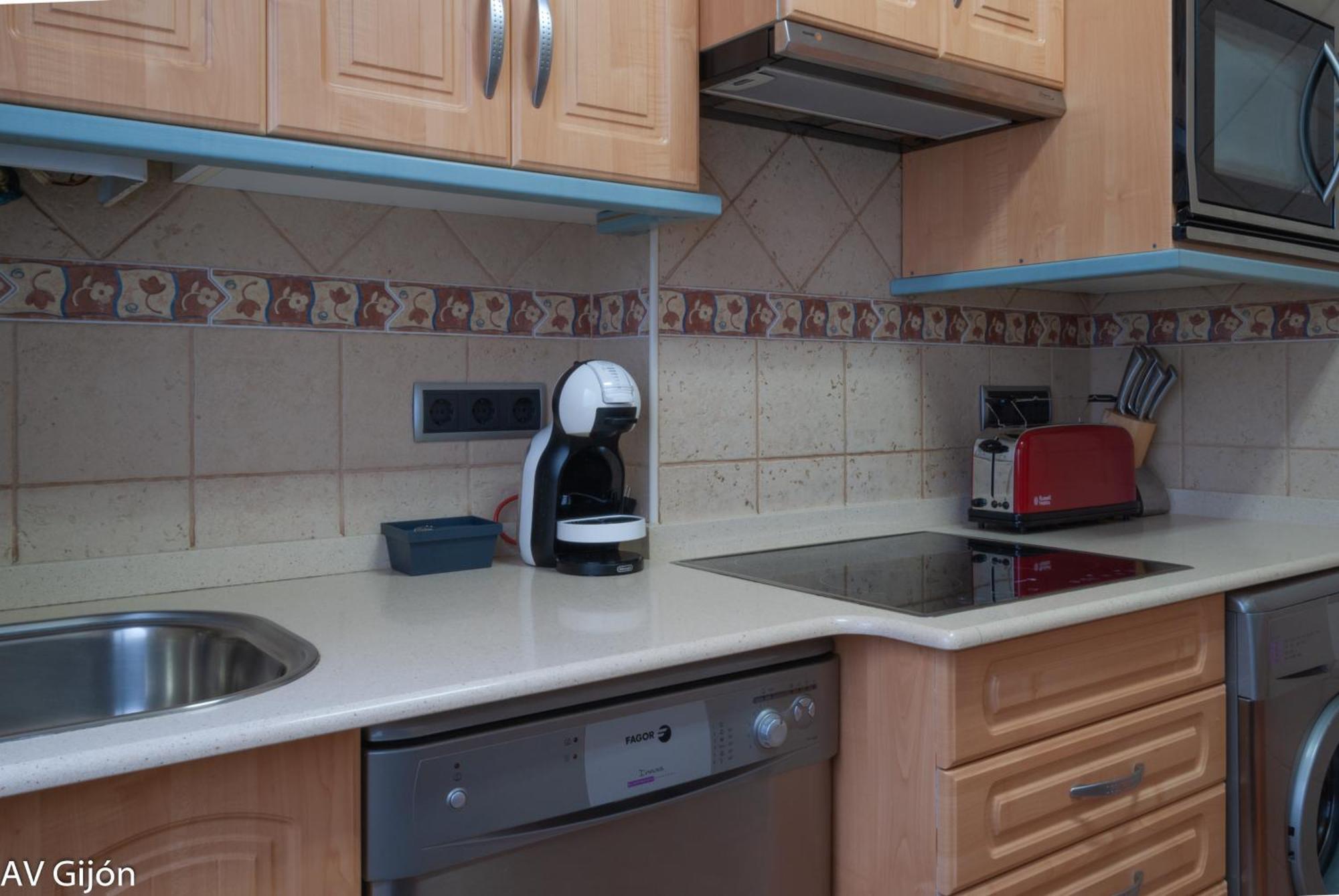 Av Premio Real 16 Apartment Gijon Bagian luar foto