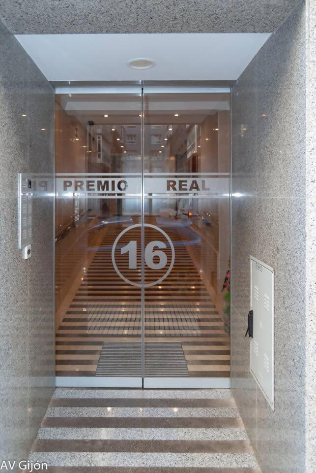 Av Premio Real 16 Apartment Gijon Bagian luar foto