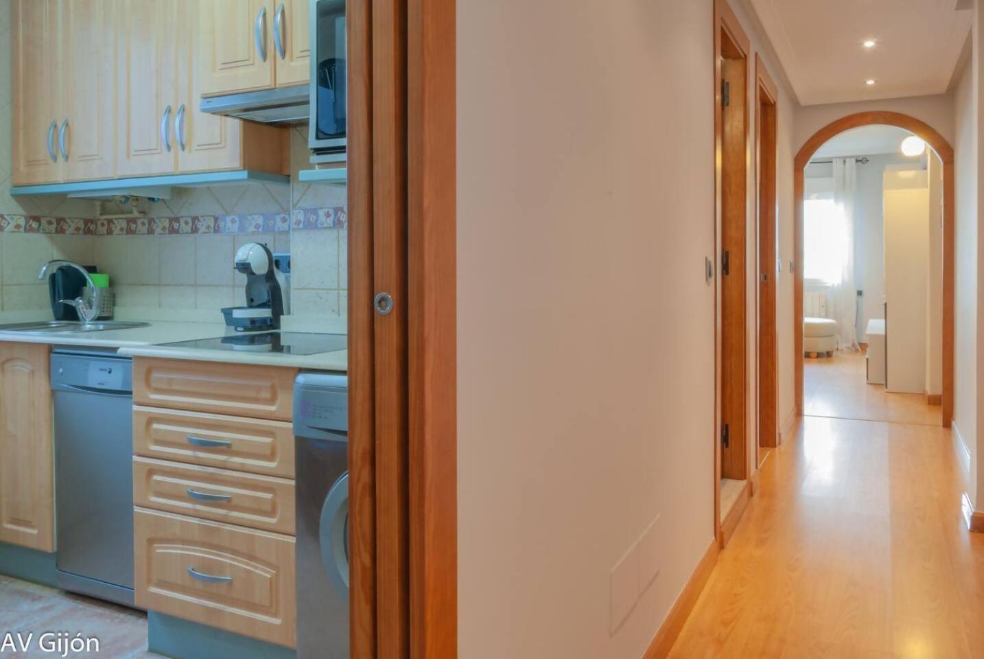 Av Premio Real 16 Apartment Gijon Bagian luar foto