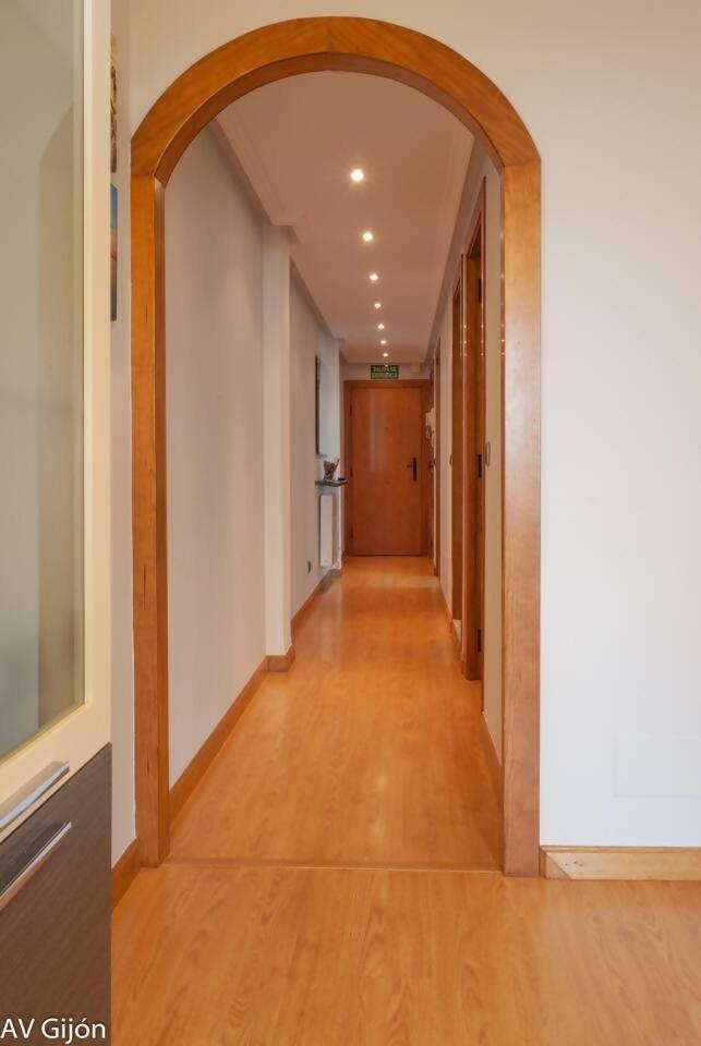 Av Premio Real 16 Apartment Gijon Bagian luar foto